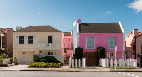 Good Colors Make Bad Neighbors